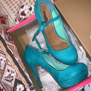 Charlotte Russe Aqua Heel